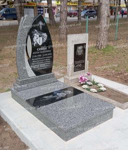 Model de monument funerar simplu