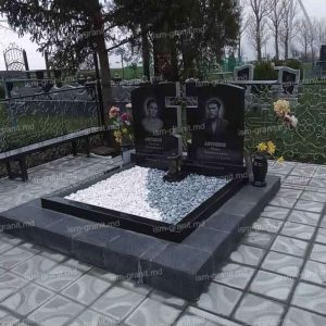 Monument funerar dublu din granit